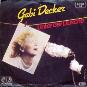 Decker Gabi - Unter der Dusche