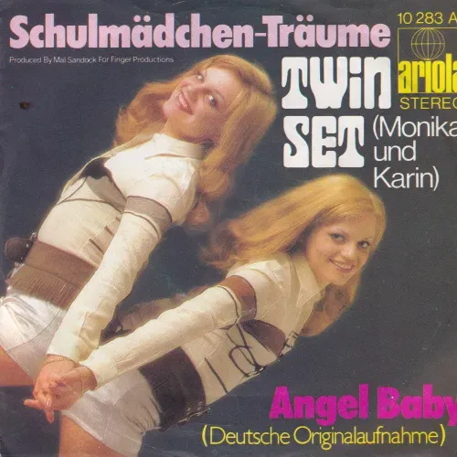 Twin Set (Monika und Karin) - Schuldmädchen-Träume